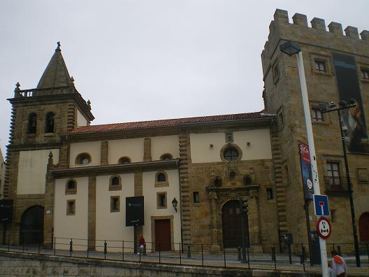 gijon_colegiata_San_Juan_Bautista_1.jpg