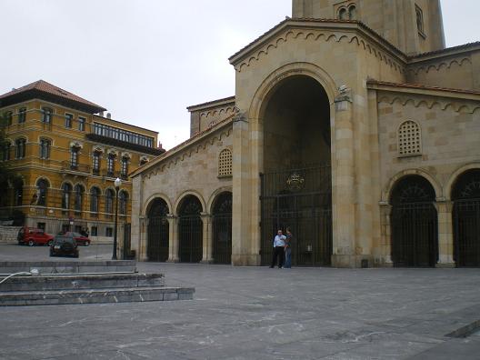gijon_iglesia_san_pedro_1.jpg