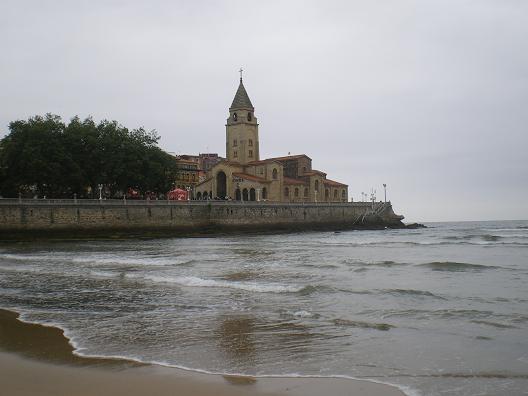 gijon_playa_Lorenzo.jpg