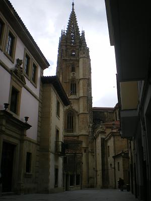 Oviedo_Cathedrale_01.jpg