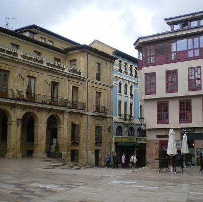 Oviedo_Plaza_Constitution_3.jpg