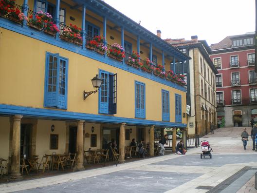 Oviedo_Plaza_Daoiz.jpg