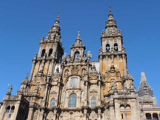 Compostela_Plaza_Obradoiro_05.jpg