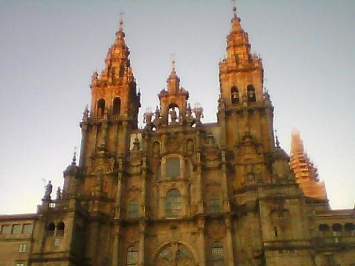 Compostela_Plaza_Obradoiro_08.jpg