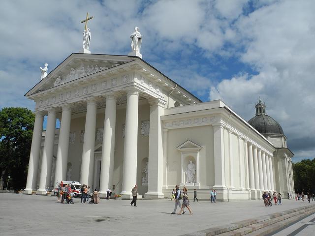 Vilnius_Cathedrale_3.jpg