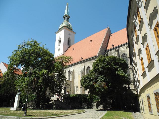 Bratislava_Cathedrale.jpg