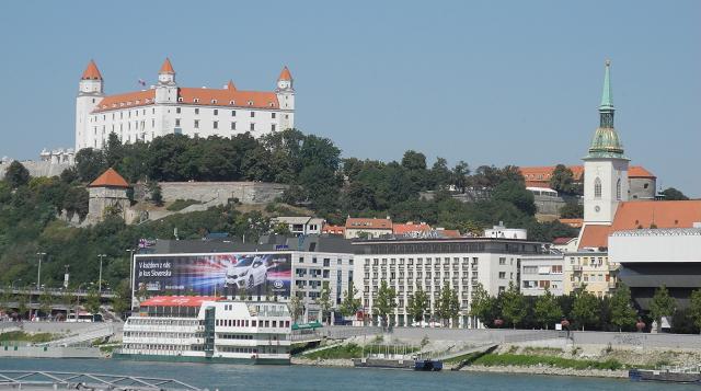 Bratislava_Danube_1.jpg