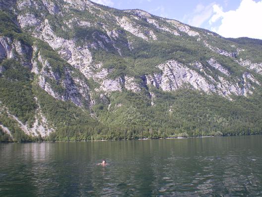 dan26-lac_bohinj_1.jpg