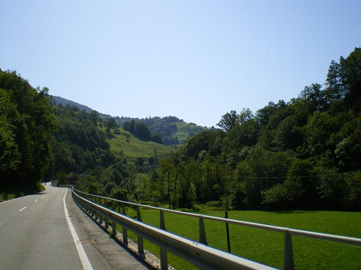 dan28-road_to_idrija.jpg